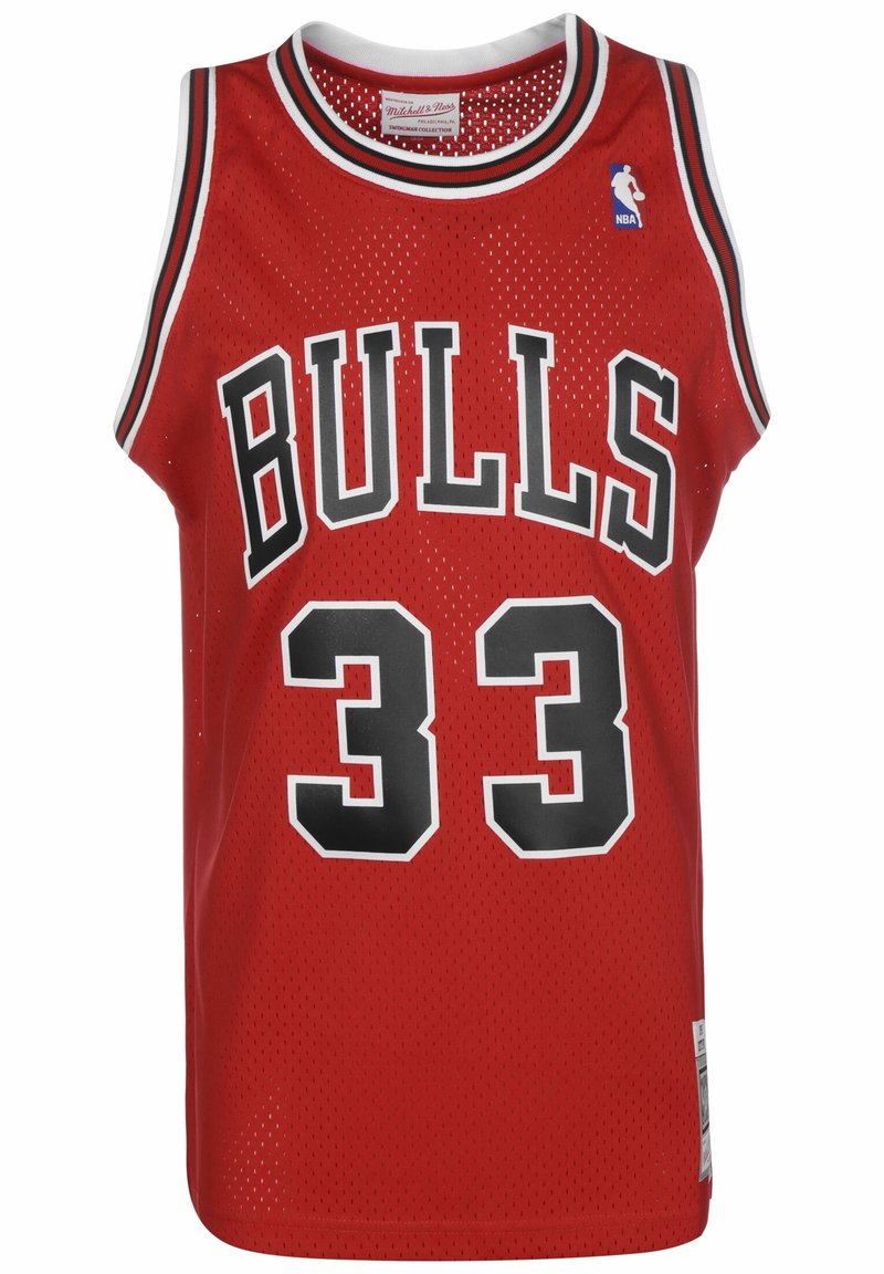 Maillot de basket-ball rouge des Chicago Bulls avec le numéro 33 et le logo NBA sur la partie supérieure droite de la poitrine.