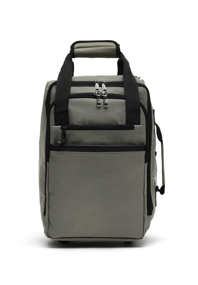 Pilka daugiskyrių kuprinė su dviem užtrauktukais, sustiprintomis juodomis rankenomis, priekinėje kišenėje ir tinklelio kišenėje šone. Patvari audinio konstrukcija.