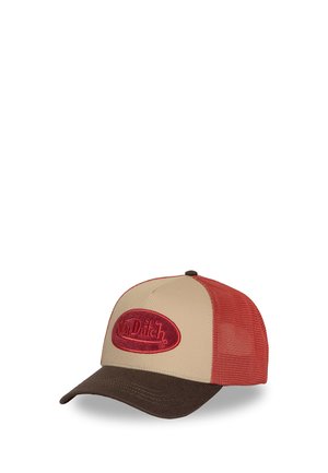 Gorra trucker beige y roja con visera marrón curvada y parche ovalado rojo con logo en el panel frontal. Paneles traseros de malla en color rojo.