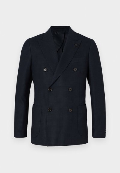 Sacou bleumarin închis cu două rânduri de nasturi, fabricat dintr-un material texturat, cu patru nasturi frontali, rever cu margine și două buzunare laterale. Croială clasică, ajustată.