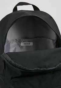 adidas Originals - CLASS - Reppu - black - 4