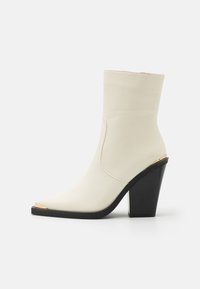 Simmi London DECLAN - Bottines à talons hauts - white