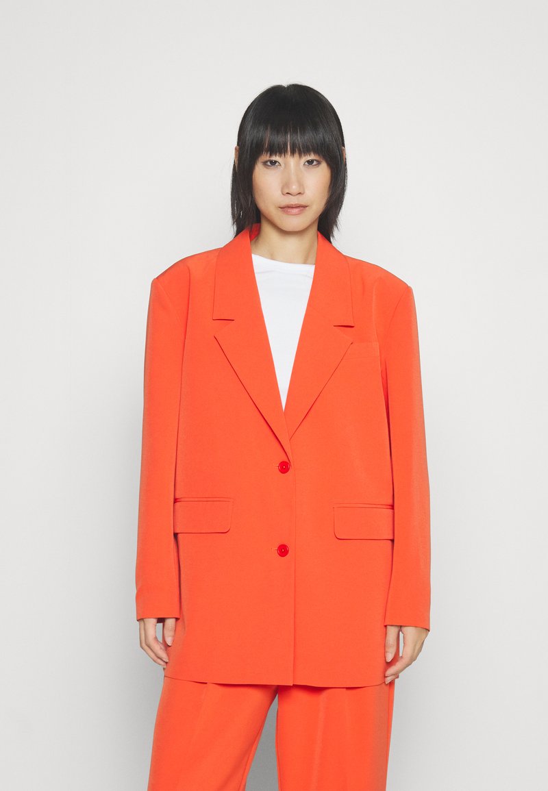 Noisy May - NMVINCENT OVERSIZE BLAZER - Lühike jakk - flame scarlet, Suurenda