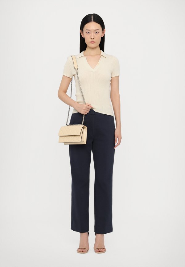 FLEMING SMALL CONVERTIBLE - Cross body bag - vanilla soft serve4