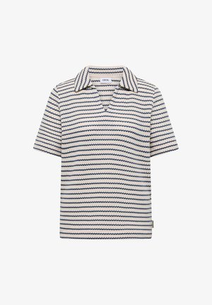 Krátký rukáv béžového pleteného trička s námořnicky modrými vodorovnými pruhy a límečkem, s cedulkou značky "CEcil" uvnitř výstřihu.