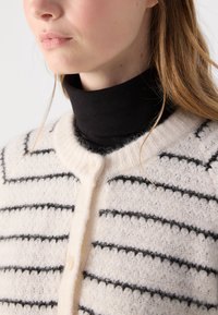 Lindex CARDIGAN YARA - Cardigan - light dusty beige