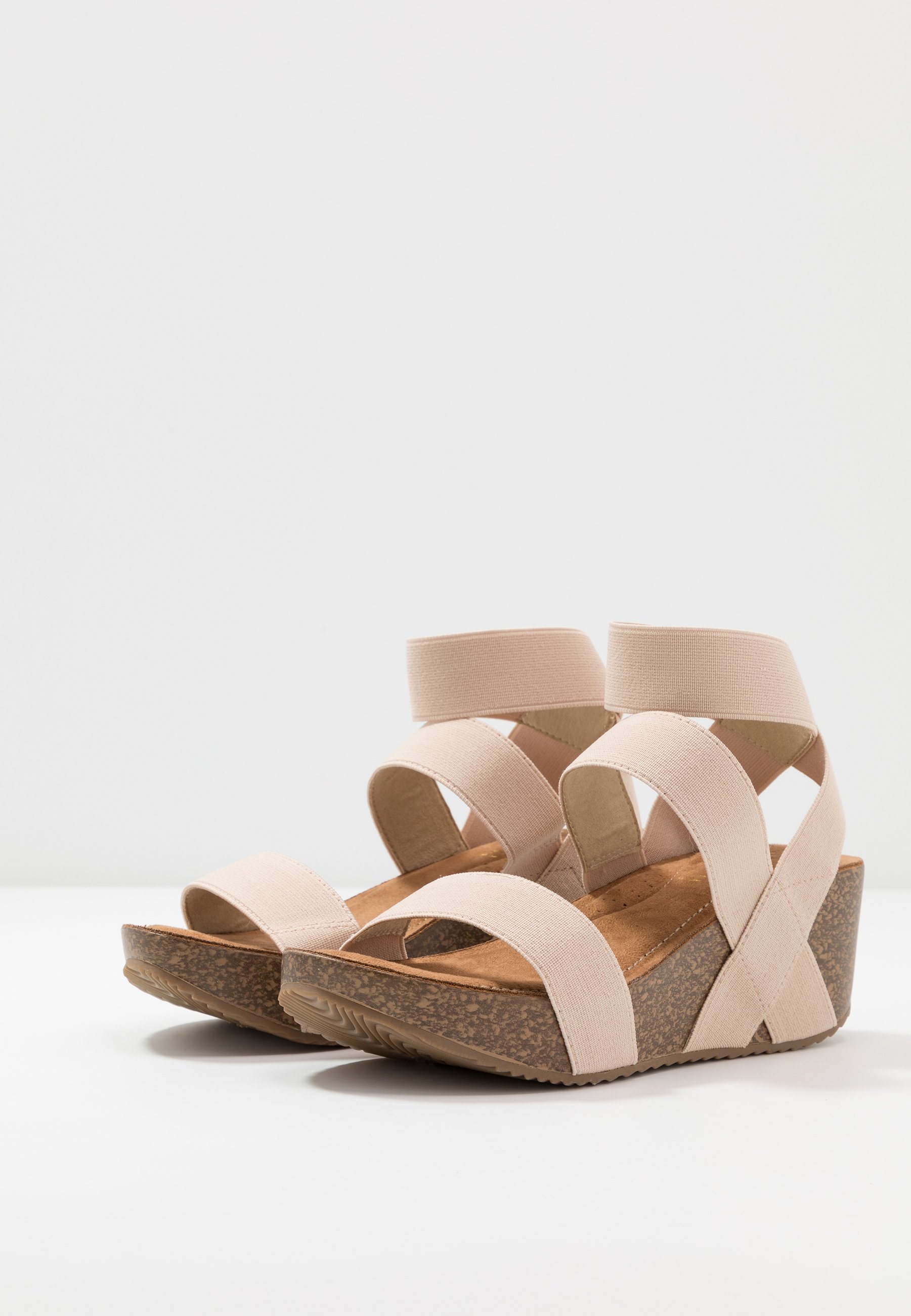 madden girl zoeyy cork wedge sandal