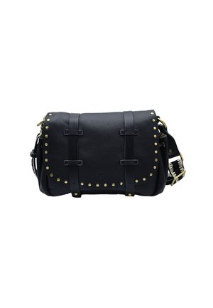 Sac bandoulière en cuir noir avec des clous dorés soulignant le rabat, deux lanières verticales en cuir et une bandoulière réglable à motif.