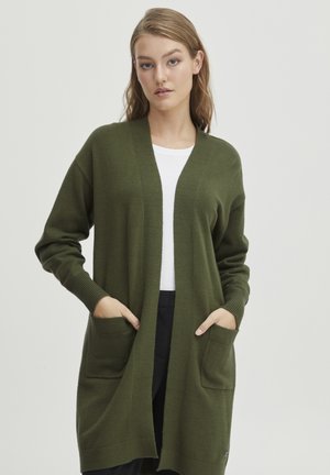 Cardigan verde oliva realizzato in materiale morbido, con scollatura a V, maniche lunghe, tasche laterali e vestibilità rilassata.