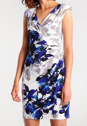 Blomstret kjole med slå-om-design, kappelignende ærmer, i nuancer af blå, hvid og grå med glat tekstur og tætsiddende silhuet.