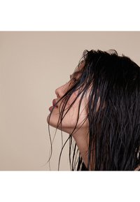 Ouai MEDIUM HAIR SHAMPOO - REFILL - Champú