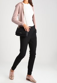 Culture Tygbyxor - black