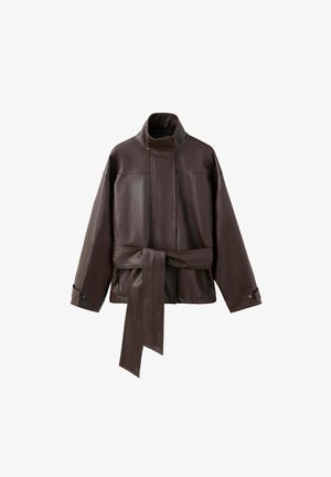 Mango, ADULT - Chaqueta de cuero sintético - chocoladebruin