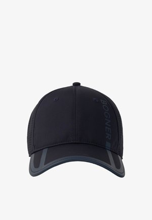 Zwarte sportpet met ventilatiegaten, gebogen klep en het "BOGNER"-logo verticaal gedrukt op het rechtervoorpaneel.