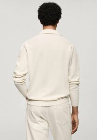 Mango Longsleeve - off-white