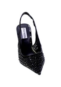 Pantofole slingback nere con punta a punta, caratterizzate da un design testurizzato con borchie e una finitura lucida. Presentano un tacco sottile e una soletta imbottita per il comfort.