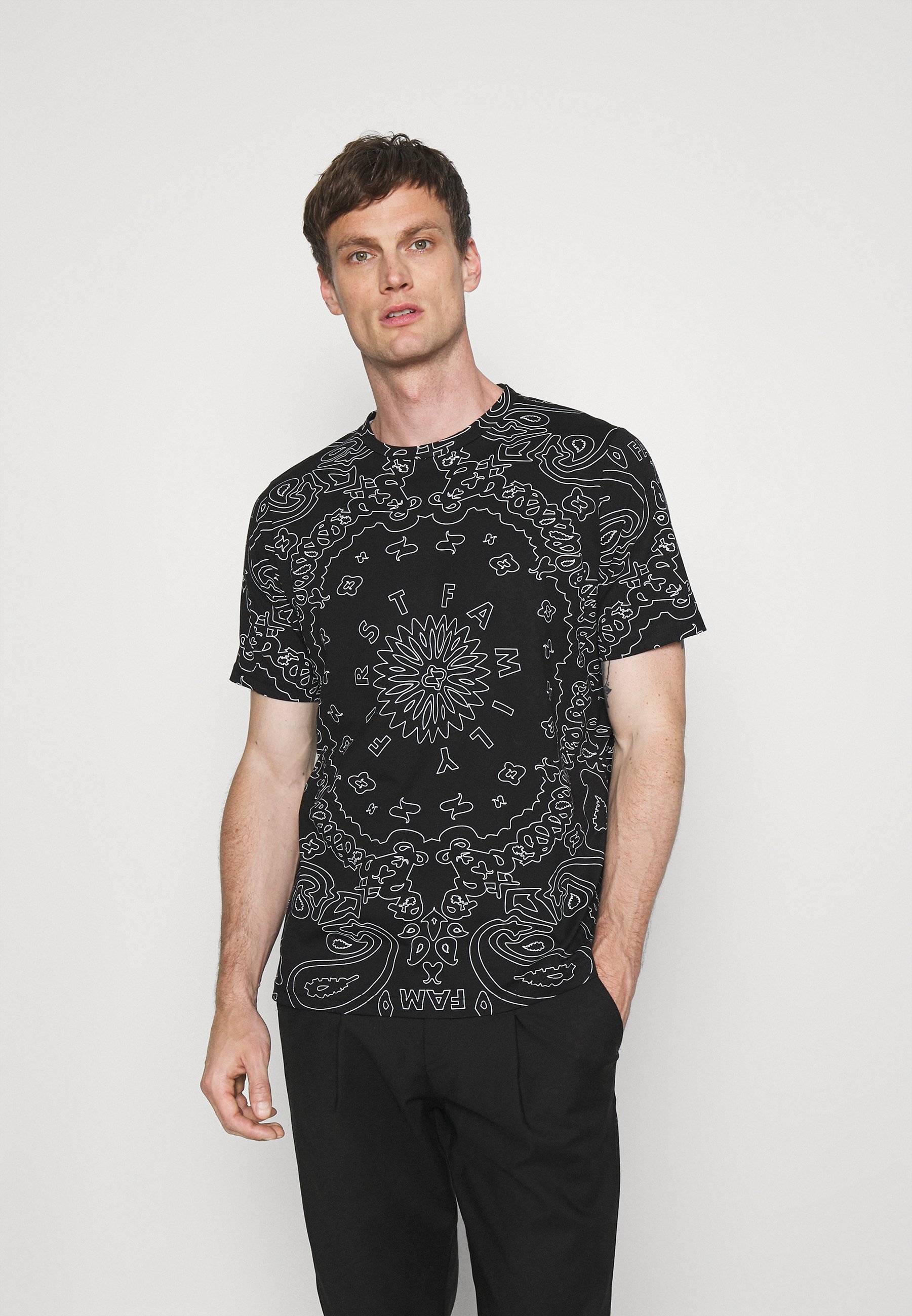 bandana pattern t shirt