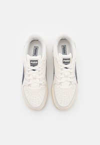 Puma Sneakers - off-white