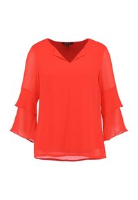 Blouse rouge à col en V en tissu léger avec des manches à ampoule superposées. Texture lisse avec un design fluide.