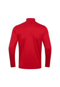 Rotes langärmliges Sportshirt mit hohem Kragen, glatter Textur und taillierter Passform, ohne sichtbare Logos oder Muster.