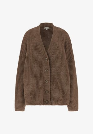 Brauner, grob gestrickter Cardigan mit V-Ausschnitt, langen Ärmeln und fünf Knöpfen vorne, auf weißem Hintergrund dargestellt.