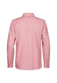 Chemise rose en coton à manches longues vue de dos, avec un col classique et des poignets boutonnés.