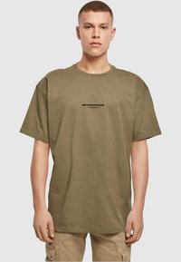 MJ Gonzales METAMORPHOSE  - T-shirts med print - olive