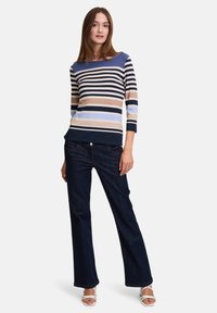 Betty Barclay MIT U-BOOT-AUSSCHNITT - Langarmshirt - blue  dark blue