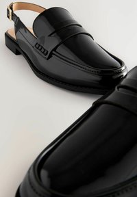 Next REGULAR FIT-FOREVER COMFORT  ROUND - Takaa avoimet ballerinat - black