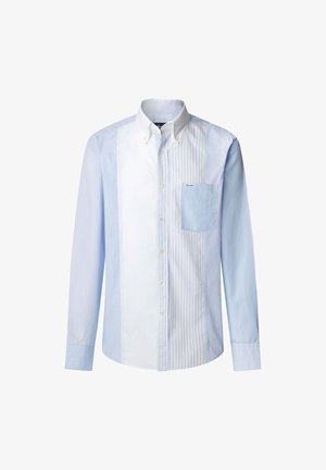 Jasnoniebieska koszula zapinana na guziki, z mieszanką jednolitych i w paski wzorów. Posiada kieszeń na piersi oraz klasyczny kołnierzyk. Wykonana z mieszanki bawełny.