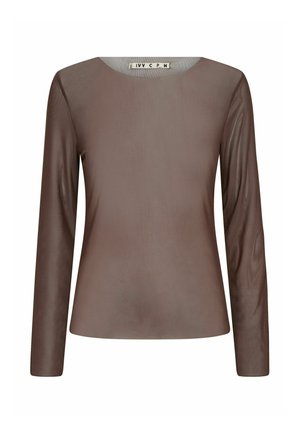 Tričko s dlhým rukávom v tlmenej hnedej farbe, s hladkou textúrou a zaobleným výstrihom s mierne lesklým povrchom.