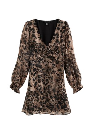 Abito a maniche lunghe marrone e nero con stampa leopardata, scollo a V profondo, dettaglio di volant sul davanti e polsini arricciati.
