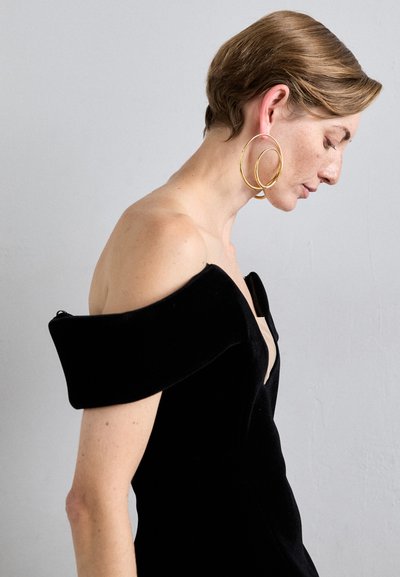 David Koma OFF SHOULDER STRUCTURED MINI DRESS - Juhlamekko - black