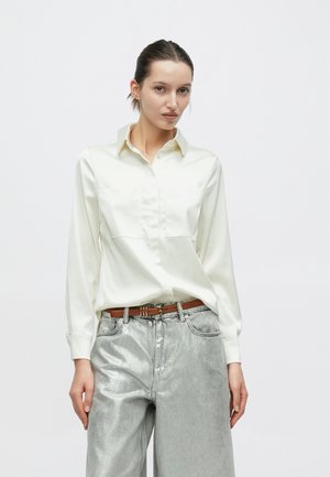 MARGUERITE HOTFIX POKETS SHIRT - Blúzka so zapínaním na gombíky - cream white
