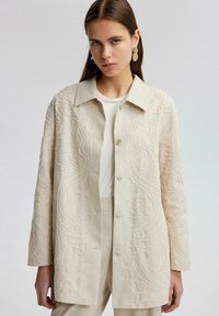 Touché Privé EMBROIDERED - Halflange jas - cream