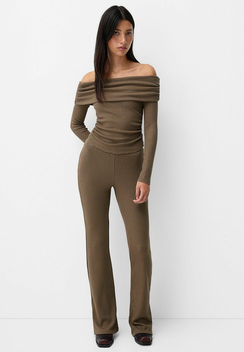 Bershka Broek donkerbruin Bershka Broek donkerbruin