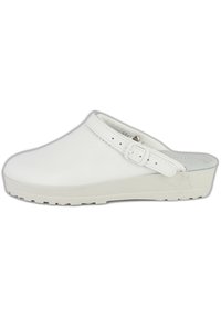 Weiße Clogs aus glattem Material, mit einem gesicherten Riemen und einer strukturierten Sohle für besseren Halt, in runder Form und minimalistischem Design.