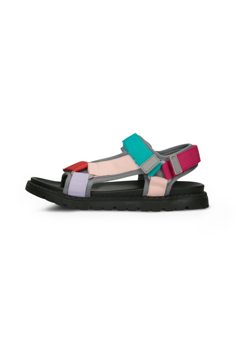 Sandali multicolori con suola nera, cinghie grigie e bande in tessuto regolabili nei colori rosa, teal e rosso. Design leggero.