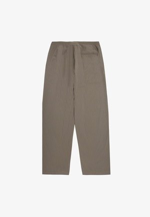 Pantaloni beige a righe sottili con una cintura elastica e una tasca posteriore singola; il tessuto appare liscio con una texture leggera.