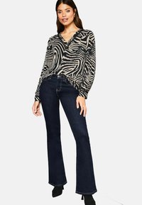 Lipsy REGULAR FIT - V NECK - Blúzka - black white print