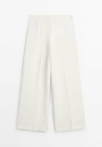 Pantalon blanc à jambes larges avec taille haute et une poche arrière unique, présenté à plat sur un fond blanc.