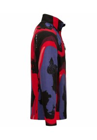 Maglione in pile a mezza zip con un design astratto in rosso, blu e nero, dotato di colletto alto e tasca laterale con zip.