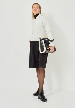 Tamaris Sportcipő - black patent