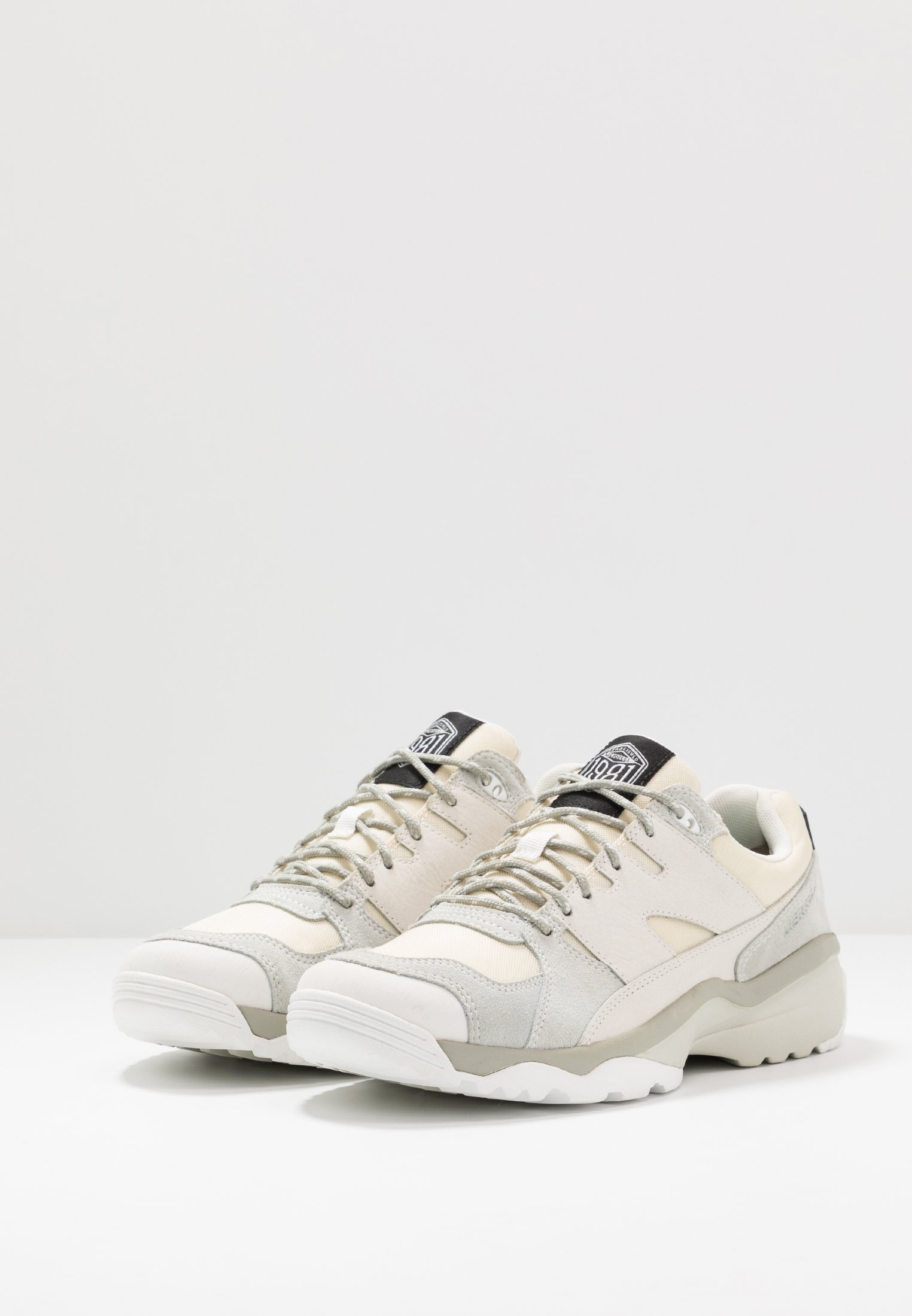 Merrell BOULDER RANGE Joggesko white Zalando.no Merrell BOULDER RANGE Fjellsko mountain view Zalando.no
