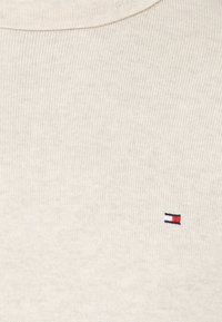 Tommy Hilfiger PIMA ORG CTN CASHMERE ROLL NECK - Camisola - heathered oatmilk