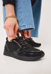 Tamaris Tossud - black