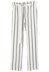 Pantaloni bianchi in lino con strisce nere verticali, dotati di una vita alta e di una cintura coordinata in tessuto. Design a gamba dritta, senza tasche.