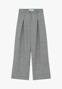 Pantalons larges gris avec plis à l'avant, fermeture à bouton et passants de ceinture, présentés sur un fond blanc.