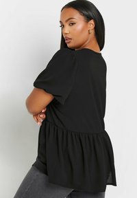 Yours Clothing Pusero - black