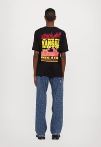 Les Benjamins SHORT SLEEVE TEE - Print T-shirt - noir